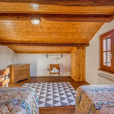 Rosehip With Shared Pool Apartman