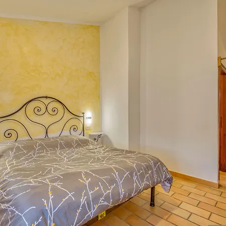 Apartman Rosehip With Shared Pool